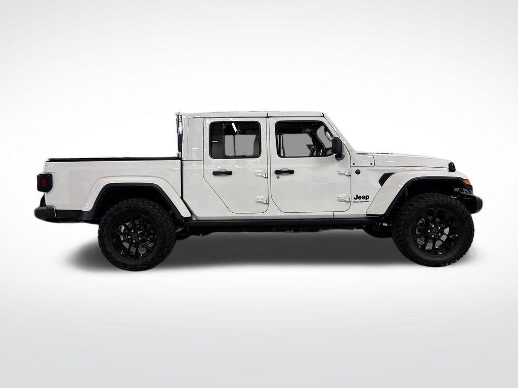 used 2025 Jeep Gladiator car, priced at $38,230