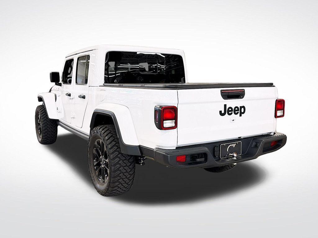 used 2025 Jeep Gladiator car, priced at $38,230