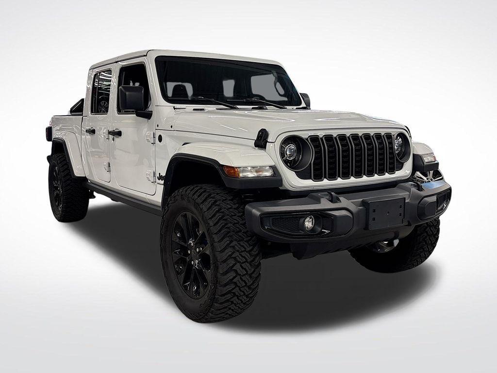 used 2025 Jeep Gladiator car, priced at $38,230