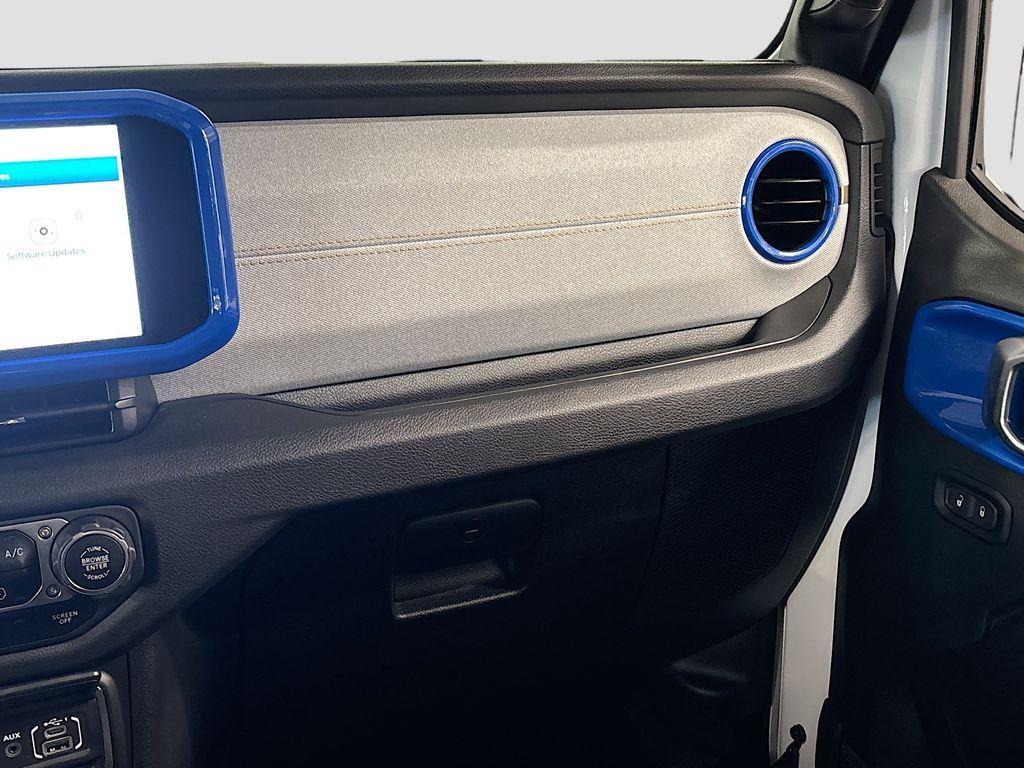 used 2025 Jeep Gladiator car, priced at $38,230