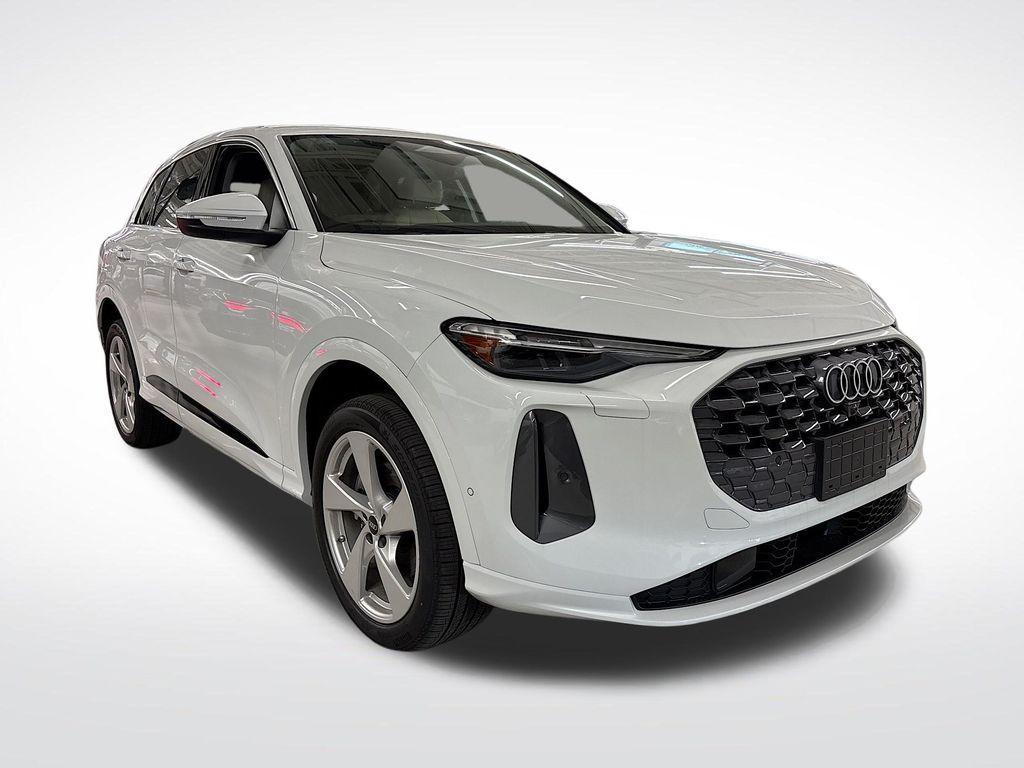 new 2025 Audi Q5 car, priced at $55,900