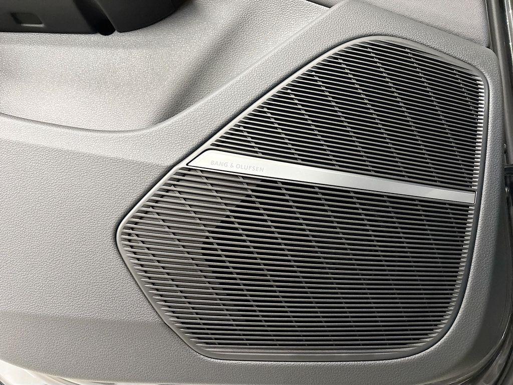 new 2025 Audi Q7 car, priced at $71,850