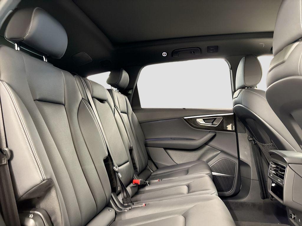 new 2025 Audi Q7 car, priced at $74,645