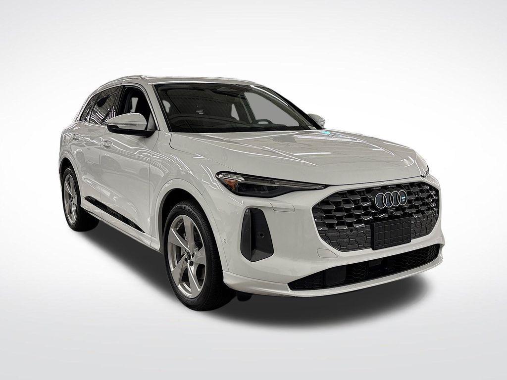 new 2025 Audi Q5 car, priced at $61,250
