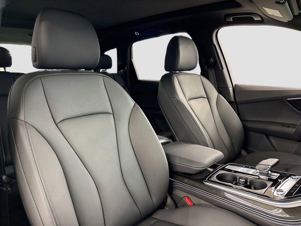new 2025 Audi Q7 car, priced at $71,850