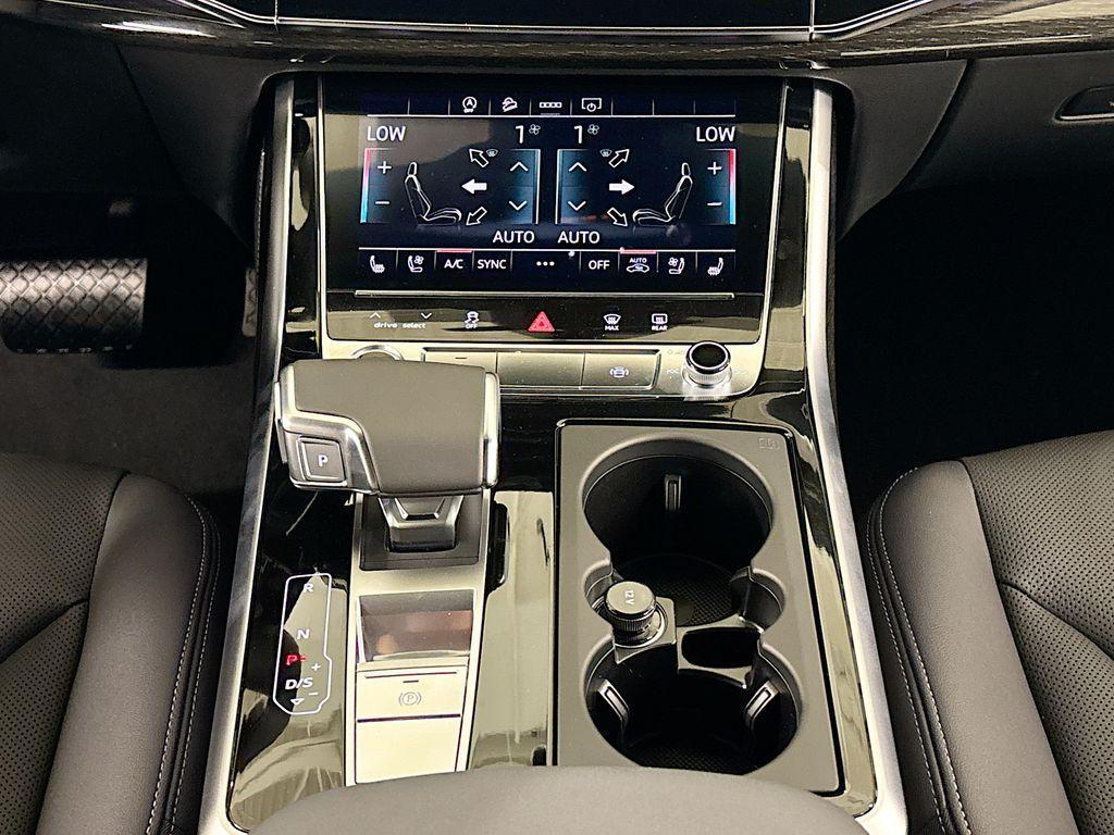 new 2025 Audi Q7 car, priced at $71,850