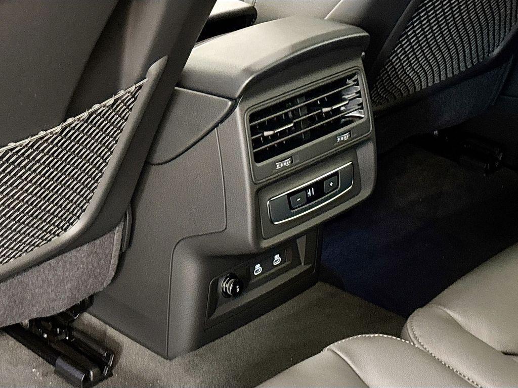 new 2026 Audi Q7 car, priced at $67,260
