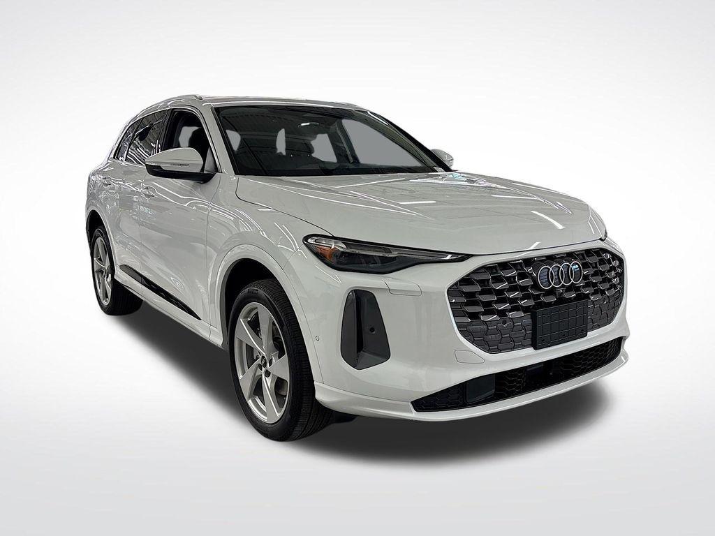 new 2025 Audi Q5 car, priced at $55,900