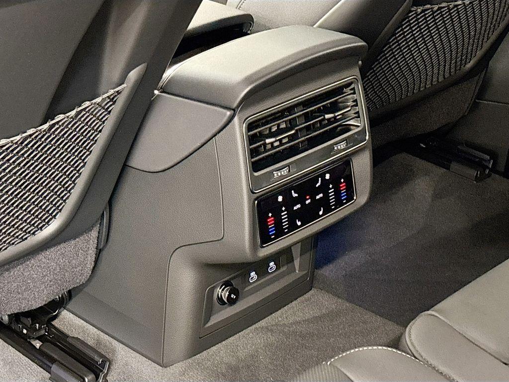 new 2026 Audi Q7 car, priced at $77,390