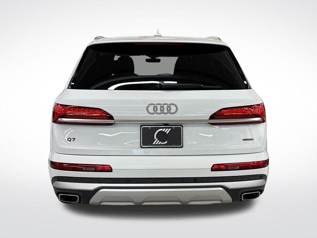 new 2025 Audi Q7 car, priced at $71,045