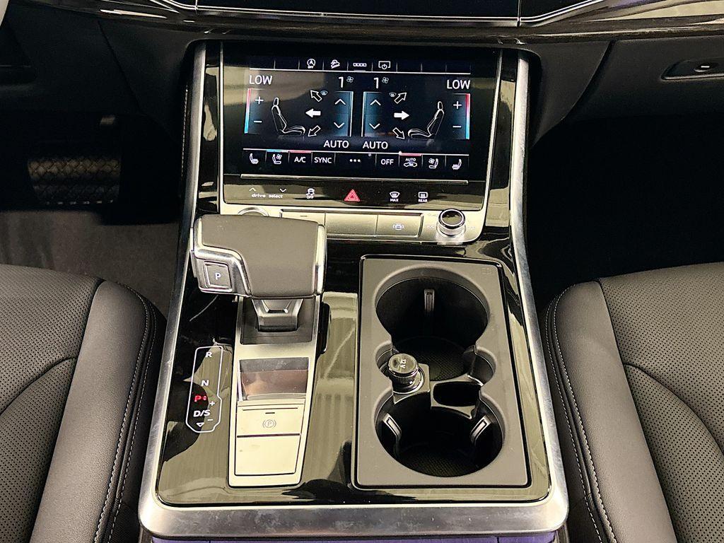 new 2025 Audi Q7 car, priced at $73,960