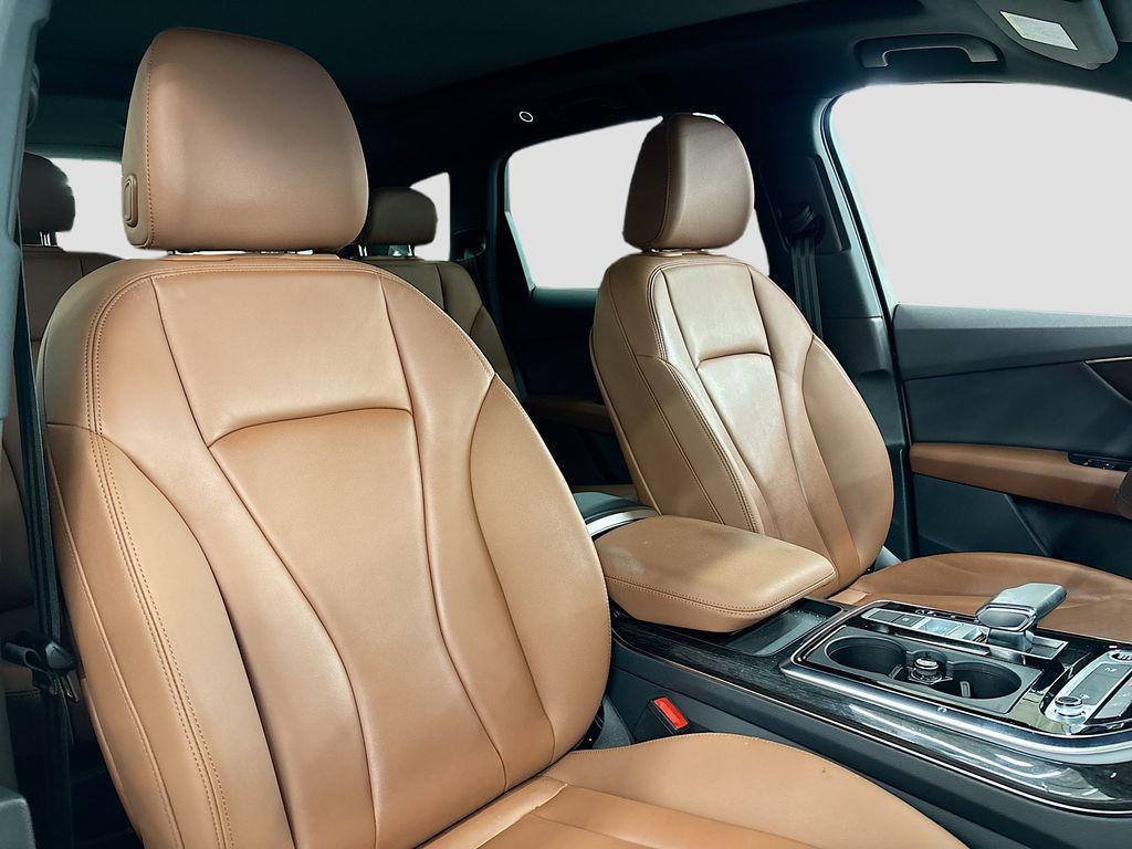 used 2023 Audi Q7 car, priced at $39,570