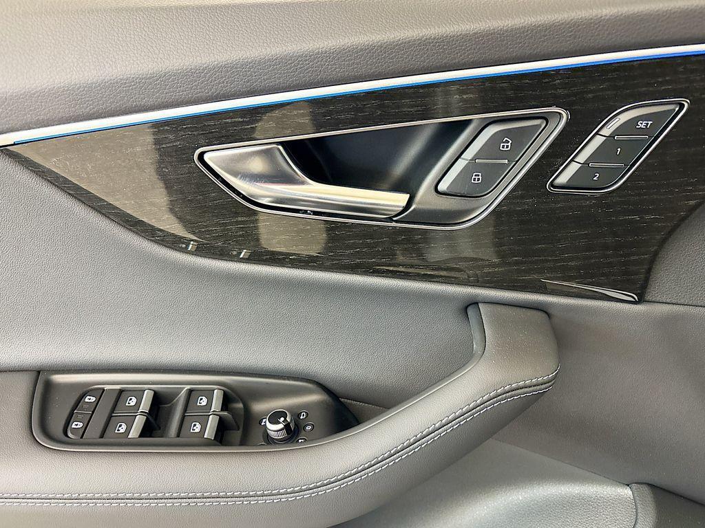 new 2025 Audi Q7 car, priced at $71,705