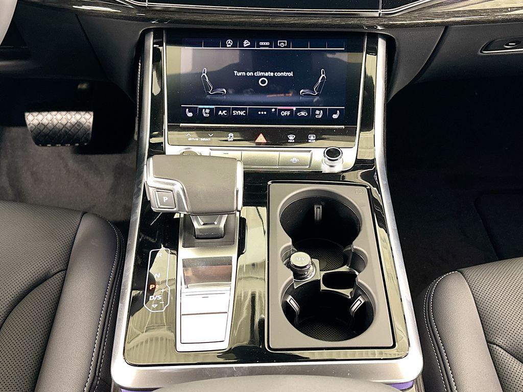new 2025 Audi Q7 car, priced at $71,705