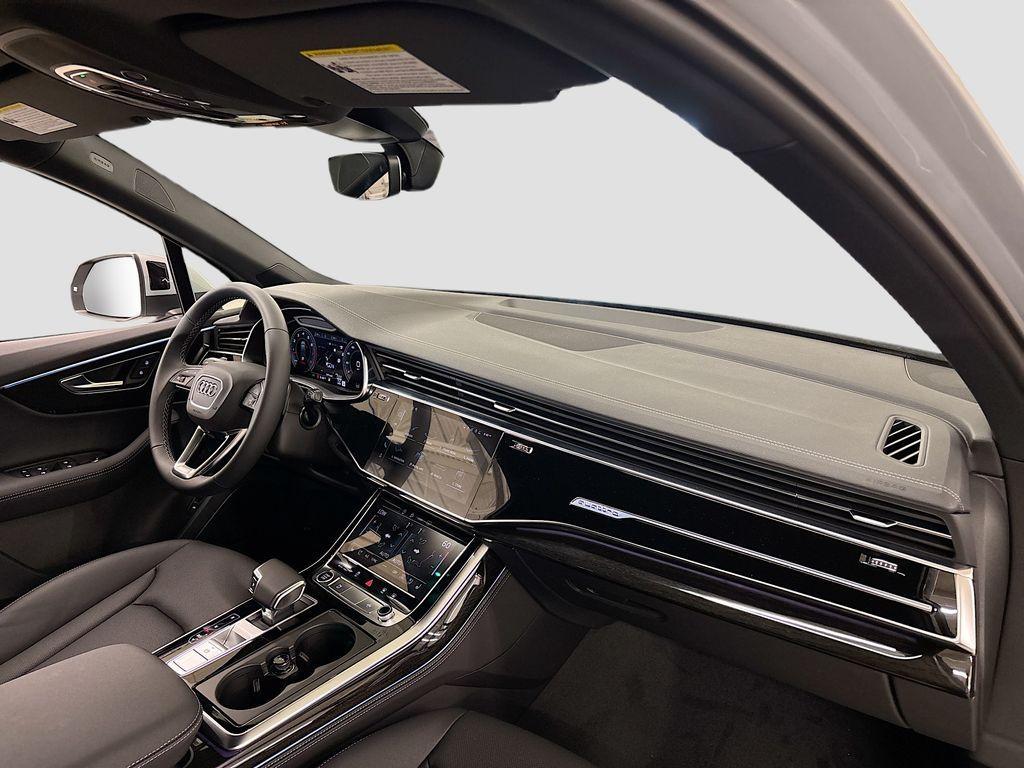 new 2025 Audi Q7 car, priced at $71,045