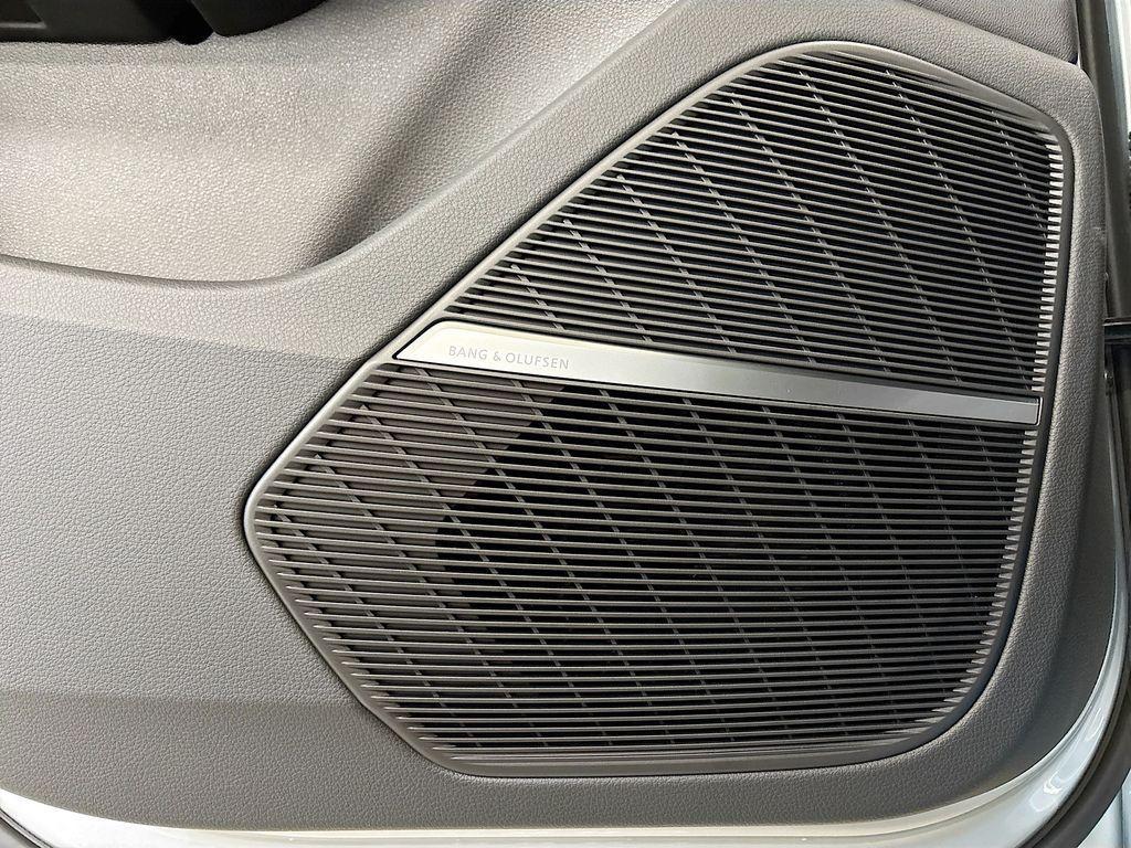 new 2025 Audi Q7 car, priced at $71,045