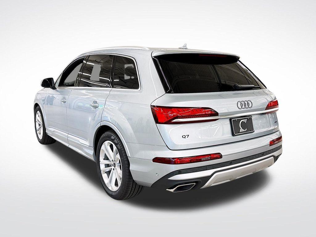 new 2025 Audi Q7 car, priced at $71,045