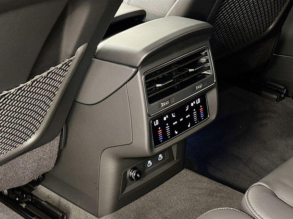 new 2026 Audi Q7 car, priced at $78,140