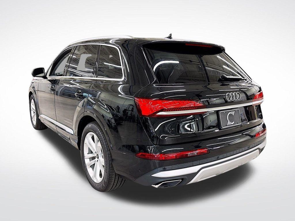 new 2025 Audi Q7 car, priced at $70,955