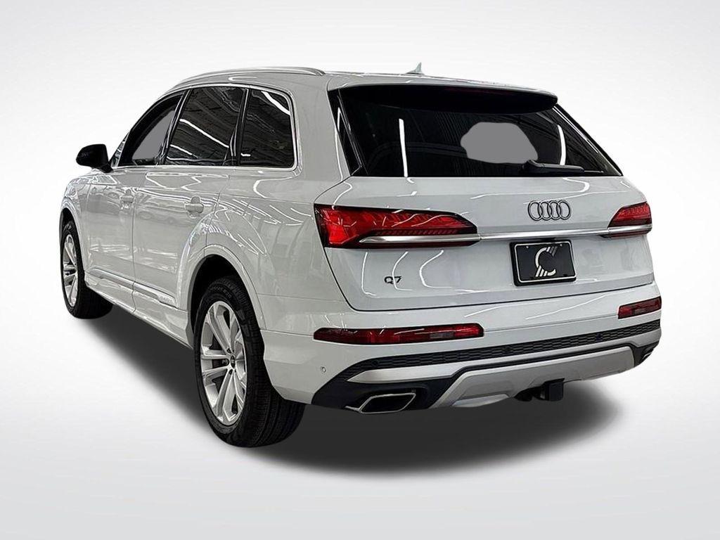 new 2025 Audi Q7 car, priced at $72,005