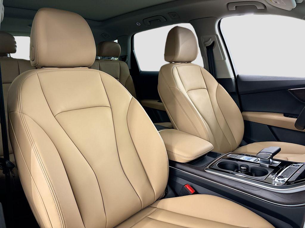 new 2026 Audi Q7 car, priced at $67,105