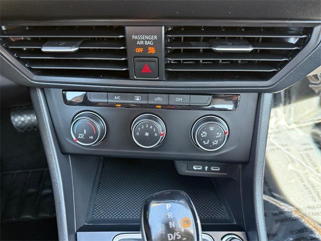 used 2024 Volkswagen Jetta car, priced at $19,190