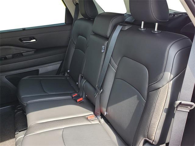 new 2025 Nissan Pathfinder car, priced at $47,620