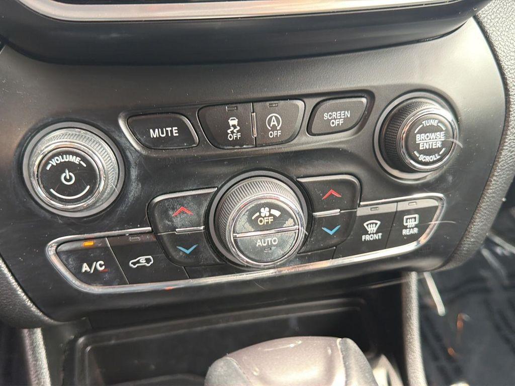 used 2019 Jeep Cherokee car, priced at $18,997