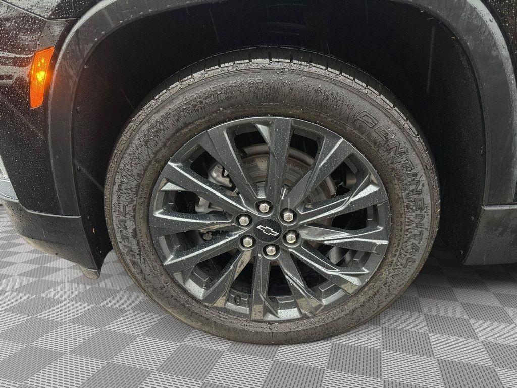 used 2023 Chevrolet Traverse car, priced at $34,394