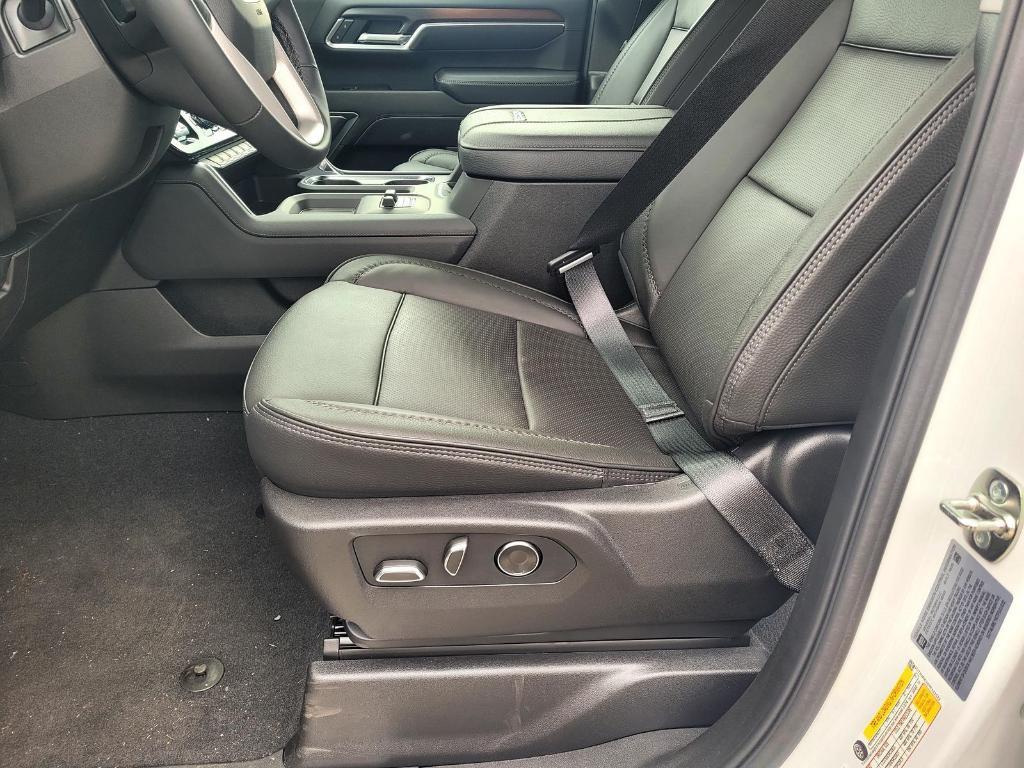 new 2026 GMC Sierra 2500 car, priced at $80,966