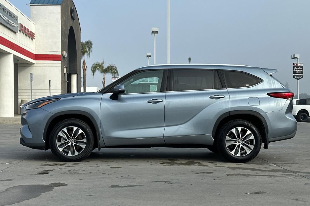 used 2022 Toyota Highlander car, priced at $29,526