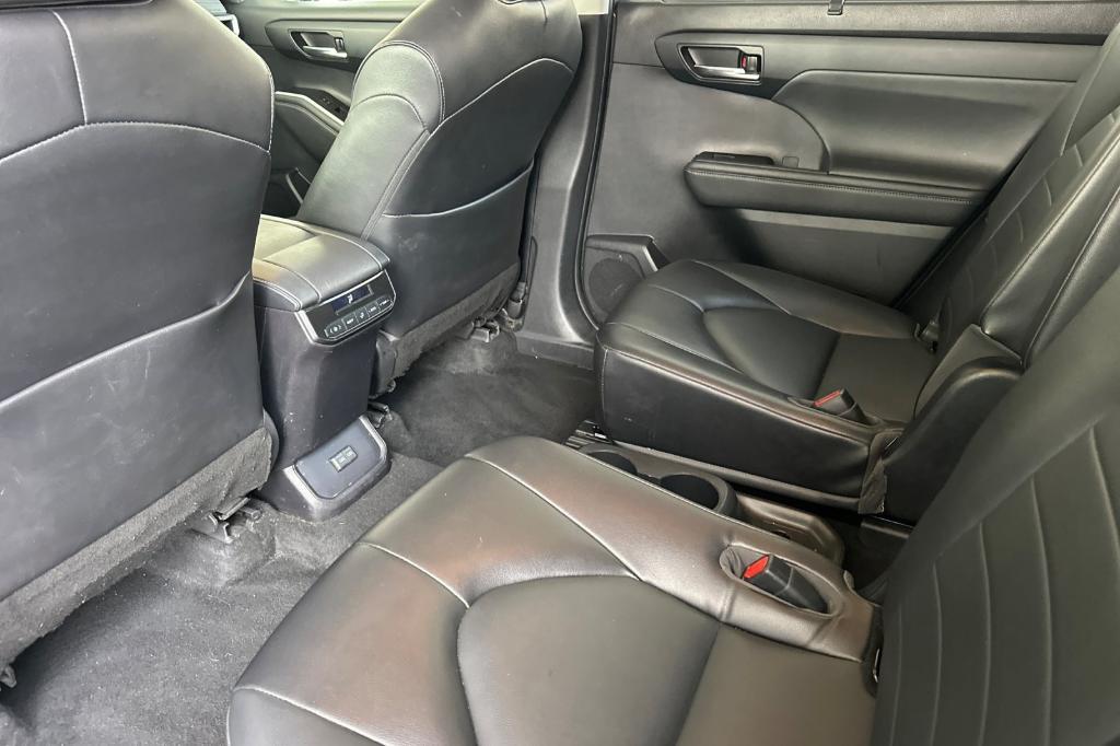 used 2022 Toyota Highlander car, priced at $29,526