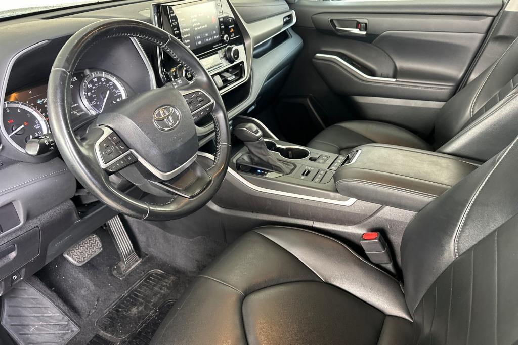 used 2022 Toyota Highlander car, priced at $29,526
