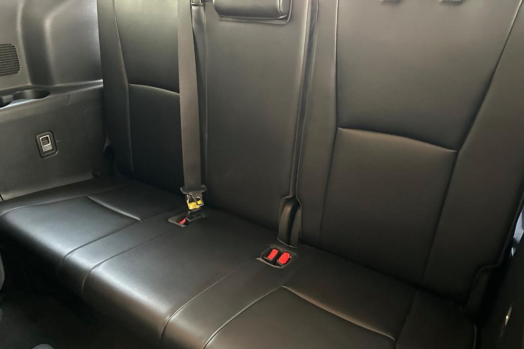 used 2022 Toyota Highlander car, priced at $29,526