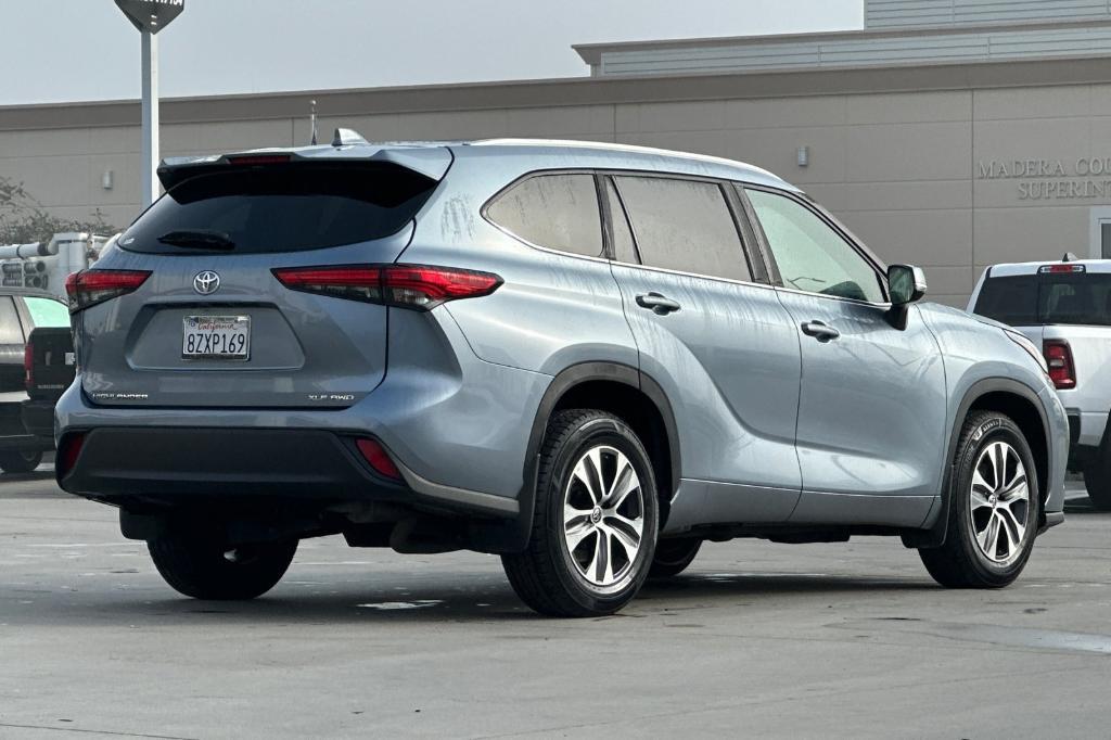 used 2022 Toyota Highlander car, priced at $29,526