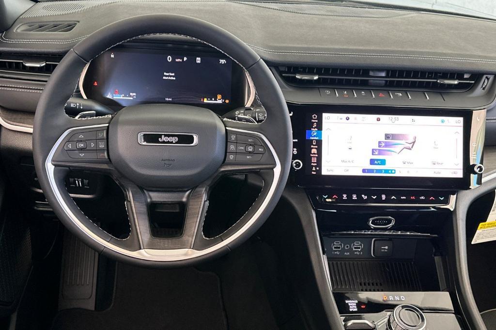 new 2026 Jeep Grand Cherokee car, priced at $48,250