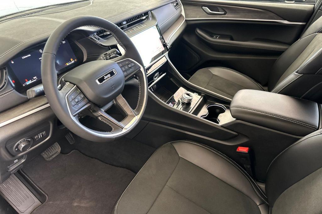 new 2026 Jeep Grand Cherokee car, priced at $48,250