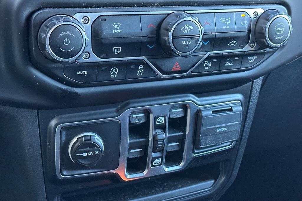 used 2021 Jeep Gladiator car, priced at $22,159