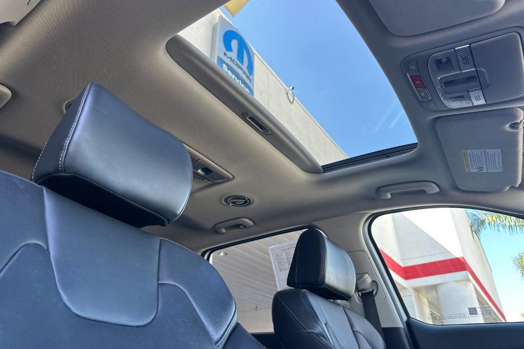 used 2025 Kia Telluride car, priced at $32,899