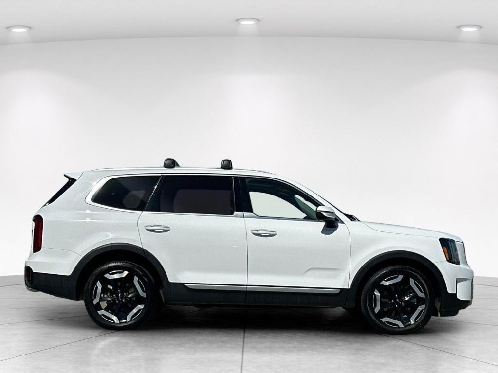 used 2025 Kia Telluride car, priced at $32,899