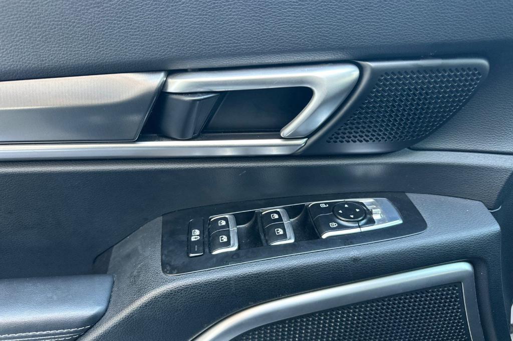 used 2025 Kia Telluride car, priced at $32,899