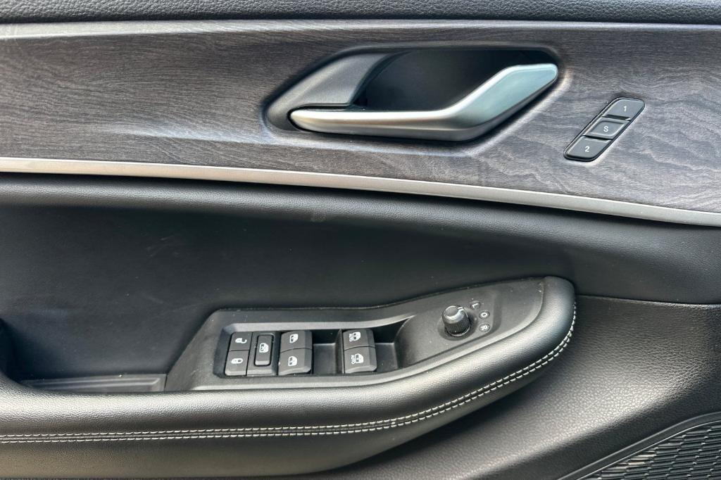 used 2023 Jeep Grand Cherokee L car, priced at $31,229