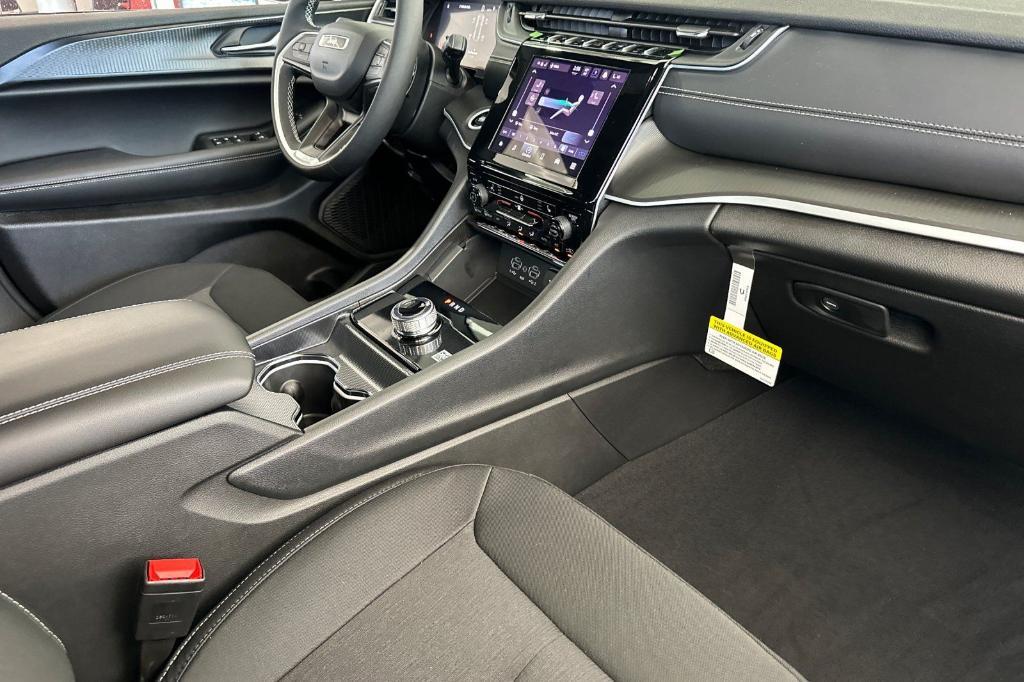 new 2025 Jeep Grand Cherokee car, priced at $39,473