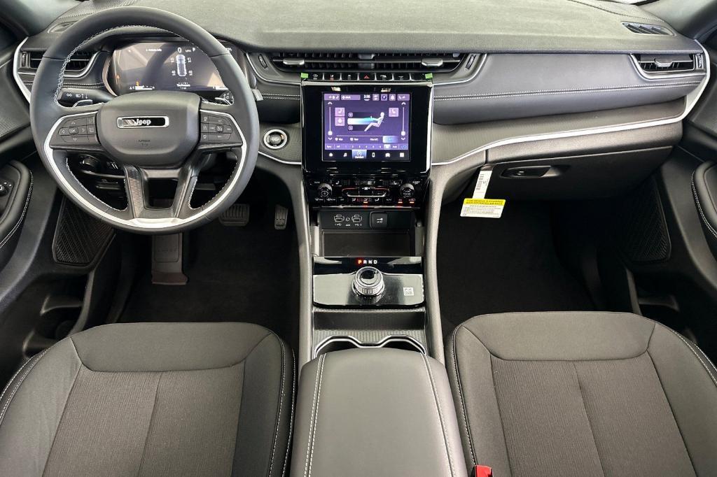 new 2025 Jeep Grand Cherokee car, priced at $39,473