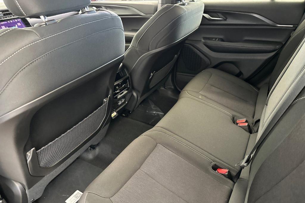 new 2025 Jeep Grand Cherokee car, priced at $34,723