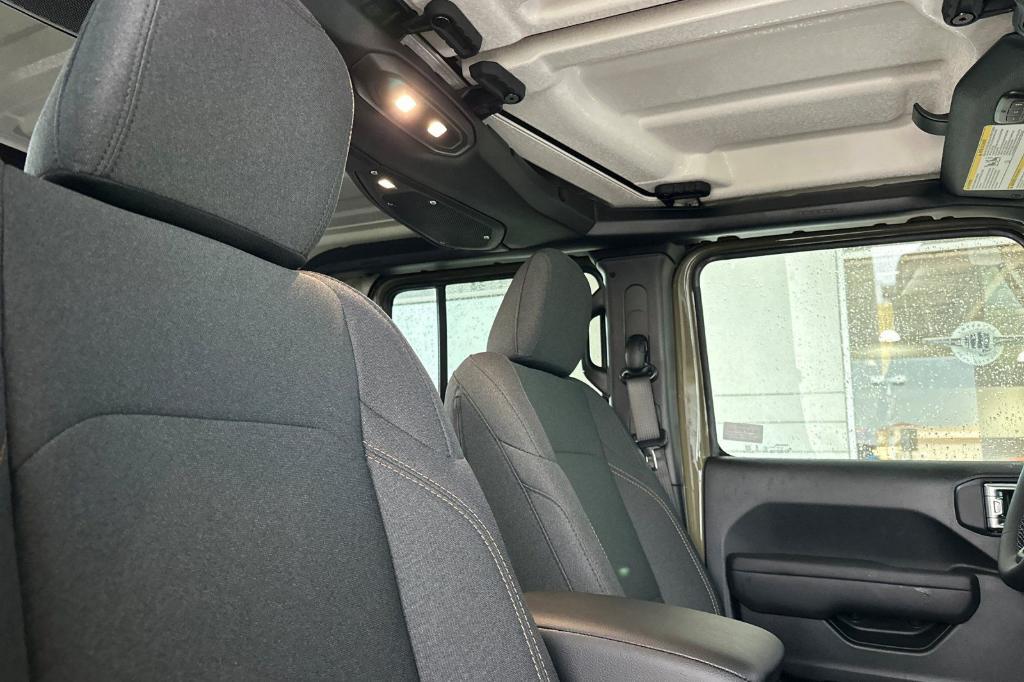 new 2026 Jeep Gladiator car, priced at $43,596