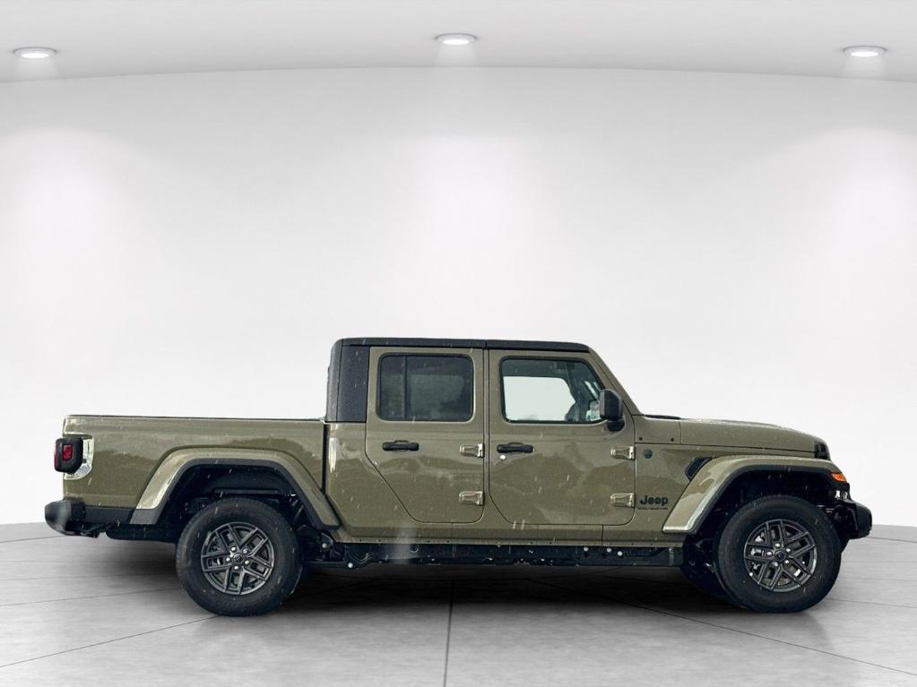 new 2026 Jeep Gladiator car, priced at $43,596