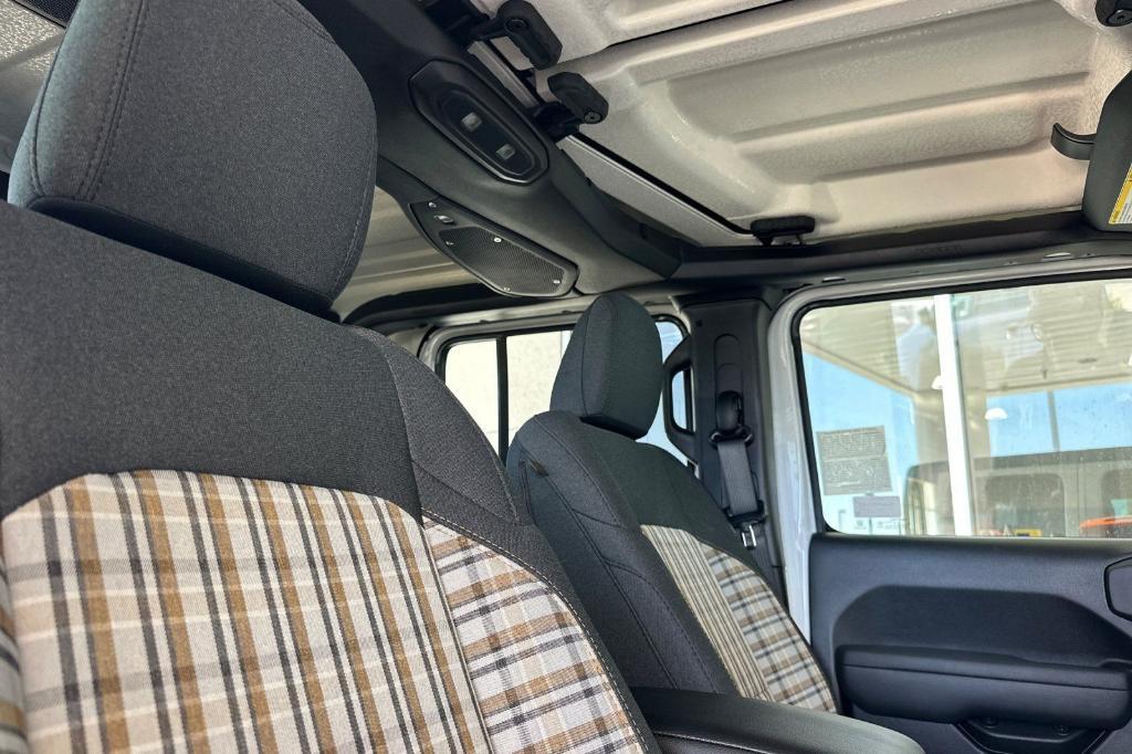 new 2026 Jeep Gladiator car, priced at $45,951
