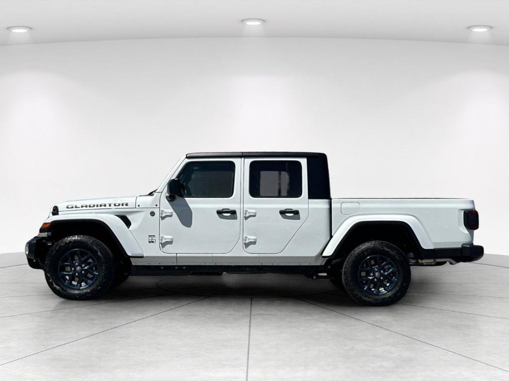 new 2026 Jeep Gladiator car, priced at $45,951