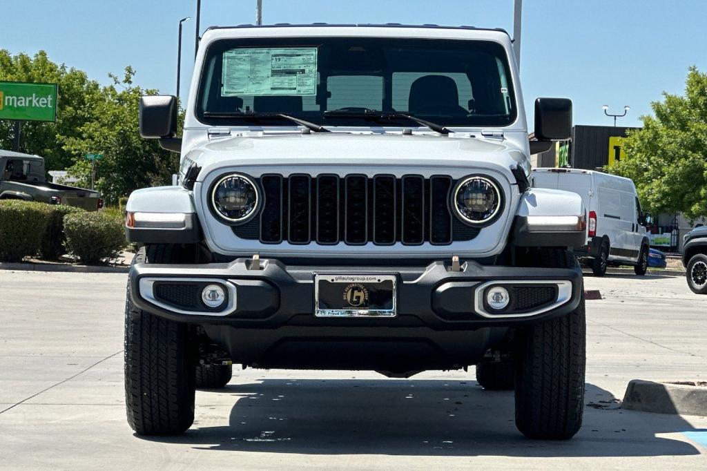 new 2026 Jeep Gladiator car, priced at $45,951